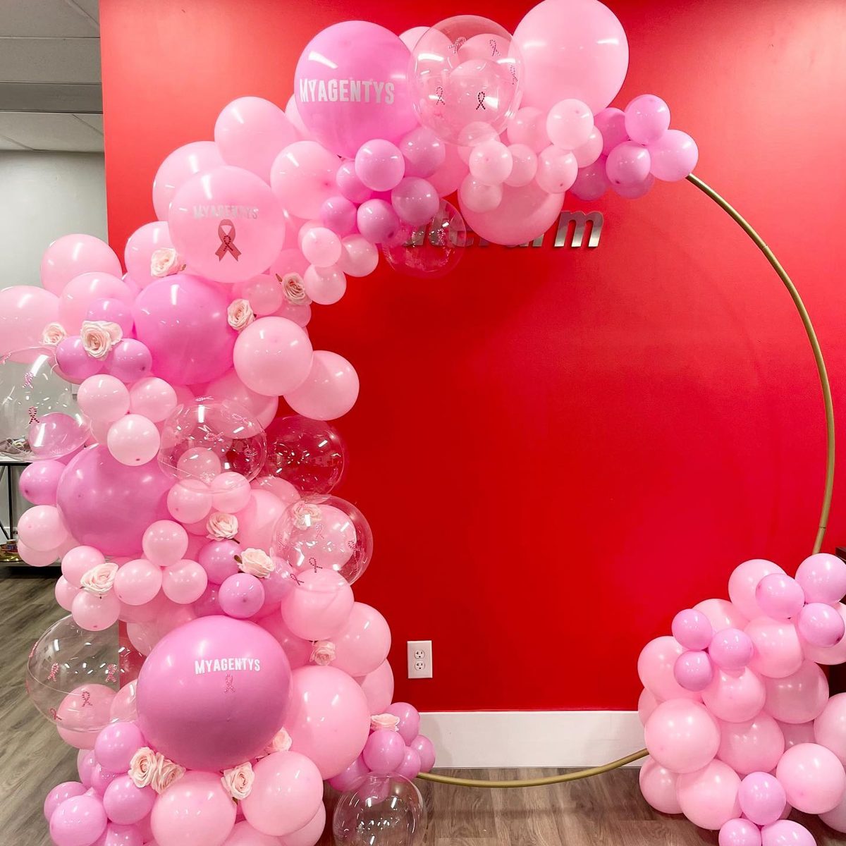 Full office garland with custom-printed balloons